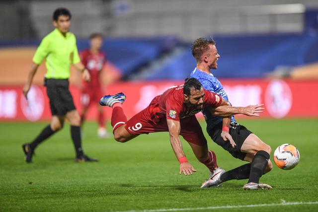 吹杨12+15老鹰4连胜送鹈鹕9连败 绿军大胜热火