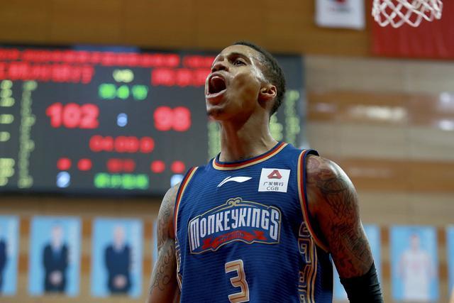 琼斯突破2500助攻大关 距历史助攻王只差94助